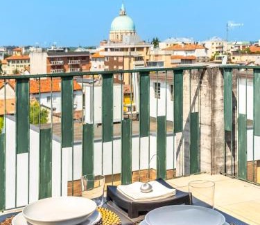 Udine Apartment | Luminosissimo Attico con Vista Panoramica su Udine