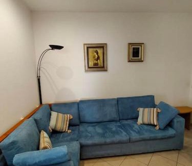 Varazze Apartment | Luminoso alloggio vista mare, comodo alla spiaggia