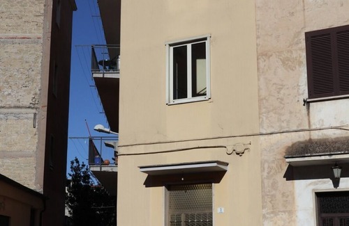 Fondi Apartment | Luminoso appartamento con 2 camere da letto, Fondi