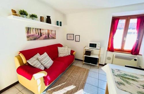 Carona Apartment | Luminoso in centro paese