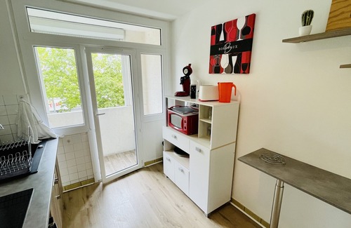 Cenon Apartment | luminous apartment with parking near the city center