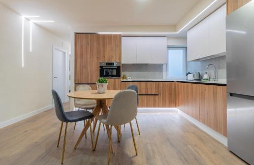 San Francisco-Ribera Apartment | Luna Gris Home