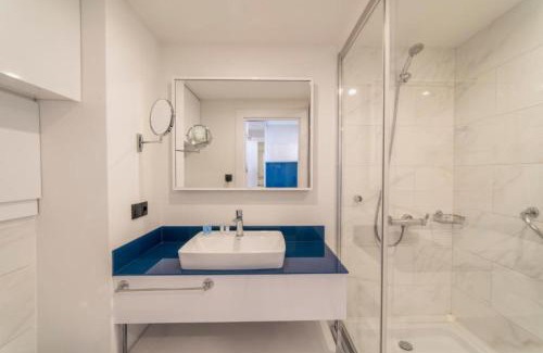 New Boulevard House | Lunamar Sea View Aparthotel in Orbi City Batumi
