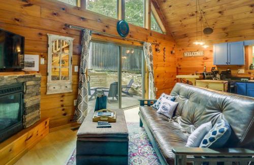 Luray House | Luray Cabin Near Downtown and Shenandoah River