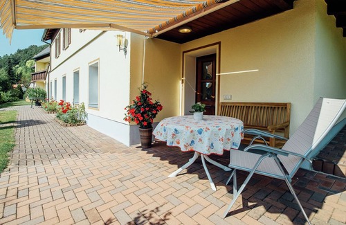Plankenfels House | Luring Apartment in Plankenstein near Forest