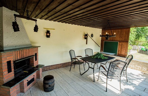 Plankenfels House | Luring Apartment in Plankenstein near Forest