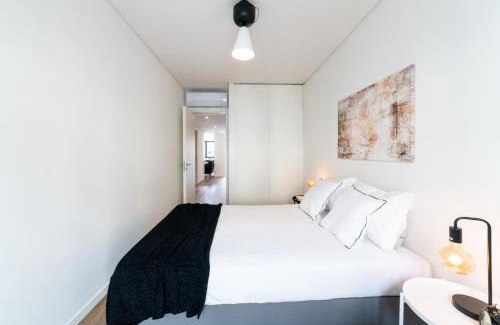 Santo Amaro Apartment | Lusíadas 53 2ºD - Beautiful two-bedroom apartment