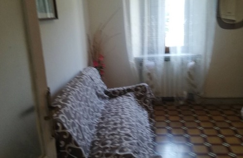 Masero House | Lush area in large green spaces