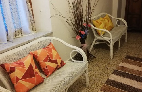 Masero House | Lush area in large green spaces