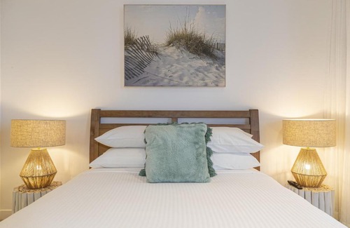 Bokarina Apartment | Lush Beachfront Living with Parking, Pool and BBQ