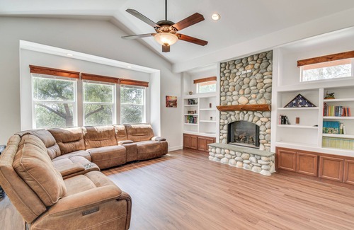 Yosemite Lakes House | Lush Coarsegold Getaway w/Private Pool & Patio