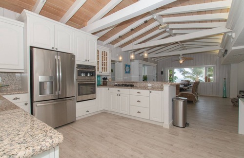Islamorada House | Lush Garden Estate in Islamorada FL, W/Pool, Dockage, Ocean Front & great views