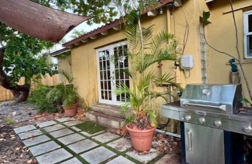 Miami Shores House | Lush & Peaceful tropical house