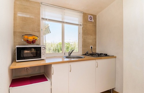 Sagres Apartment | Lutea Yellow Studio, Wifi, AC, Garden