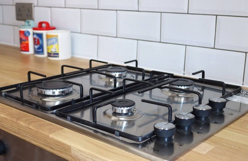 Tooting Apartment | LUX 1 Bed Flat next to Tooting Station - 20 mins to Central London