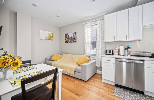 North End Apartment | Lux 1st floor 3brm/1bath North End
