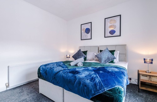 Openshaw House | Lux 2 Bedroom House Manchester