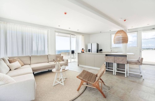 Willemstad Condo | LUX 3BD Penthouse ONE Mambo Beach 38 by Bocobay