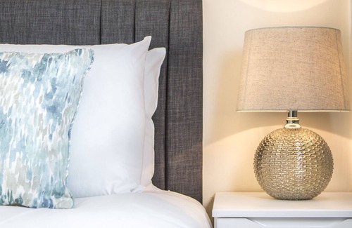 Truro Apartment | Lux Blu - Truro Station Apartment