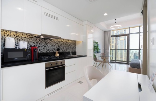 Sheikh Zayed Road Apartment | Lux BnB Aykon City I Skyline Canal Views
