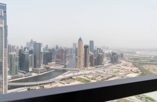 Sheikh Zayed Road Apartment | Lux BnB Aykon City I Skyline Canal Views