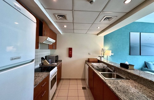 The Greens Apartment | Lux BnB I Turia Tower I Lake & Garden View