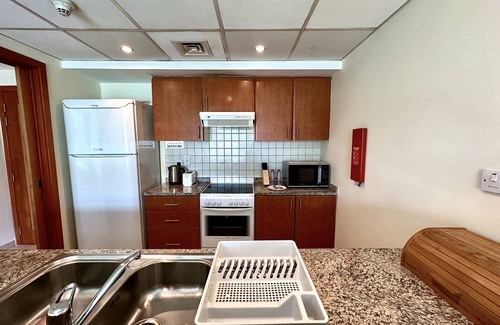 The Greens Apartment | Lux BnB I Turia Tower I Lake & Garden View