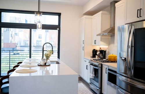 Downtown Cleveland House | Lux Downtown Villa * Stadiums * Clinic * Private Garage