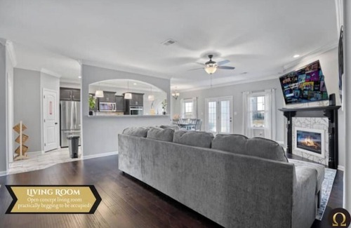 Clarksville House | Lux Entertainment Home-The ΩMEGA
