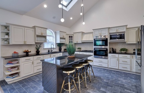 Canadensis House | LUX Heated Pool, Pickleball, Arcade, Hot Tub, Sauna
