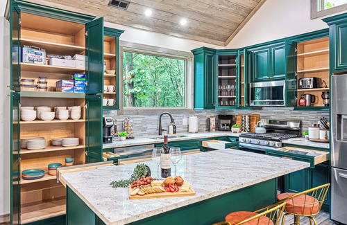 Boone Ski Chalet | Lux Home, Hot tub, Firepit, Game & Movie Rooms, Boone-12min