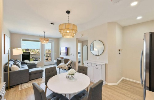 North Park Apartment | LUX North Park Modern 2BR~King Beds~Workspaces~Parking