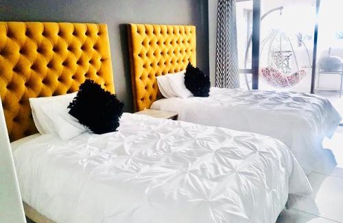 Umhlali House | Lux on Patricia 1B