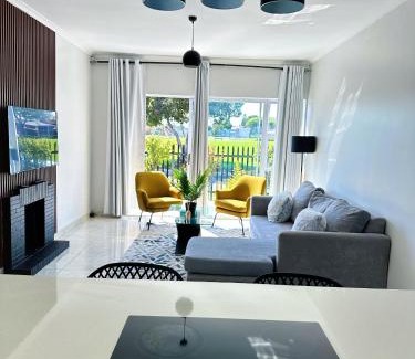 Cape Town House | Lux Sleek City Haven