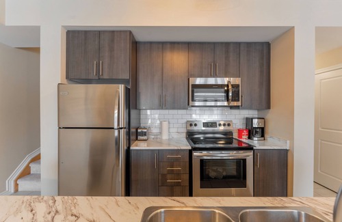 Pickering House | Lux Style | New Town | Pickering | Greater Toronto