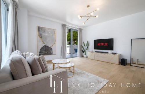 Dubai Apartment | LUX The La Mer by The Sea Suite 4