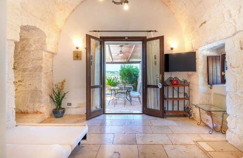 Ceglie Messapica Villa | LUX TRULLO OF THE XVIII SEC. WITH PANORAMIC POOL AND LARGE GARDEN (10' OSTUNI)
