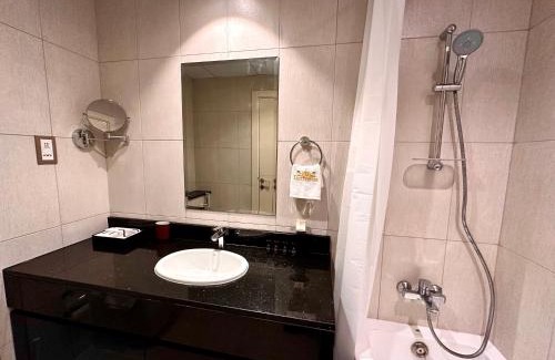 Jumeirah Village Apartment | LuxBnB Studio Ghalia J V C