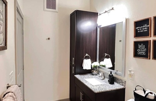 Addison Apartment | Luxe 1-bedroom Apartment with Resort Style Living