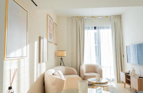 Jumeirah Village Circle Apartment | Luxe 1BR 15mins-Beach Best Infinity Pool -Jumeirah Village Circle, JVC ,Dubai