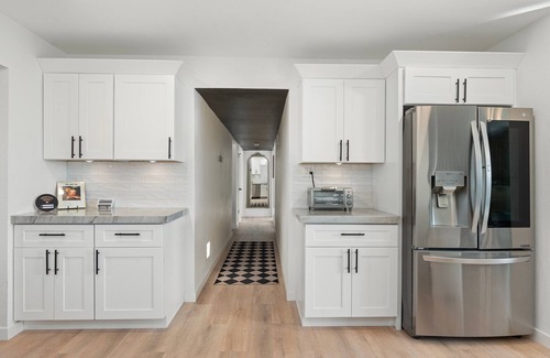 Village Grove House | Luxe 2 BR House, FREE Heated Pool, Hot Tub, 5min Old Town, 15min Barrett Jackson