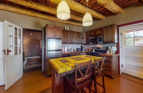 Taos House | Luxe 2-Unit Hideaway: Suite & Casita w/Full Kitchens - Walk to Dining, Dogs OK
