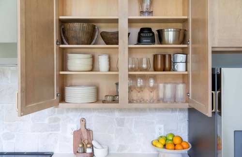 Wilmington House | Luxe 2BR Bungalow w/Fire Pit + Yoga Deck, Near Beaches + 10 min to DT