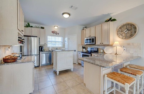 Santa Rosa Beach House | Luxe 30A Townhome, Walk to Beach, 2 Pools, Bikes, Umbrella 20% Off Summer rates!