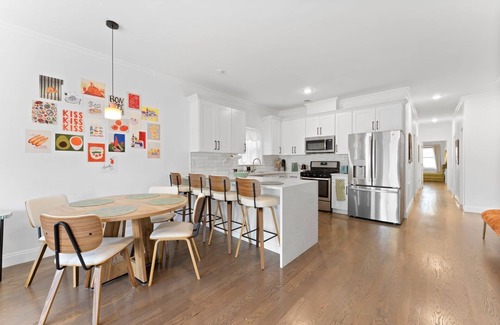 Greenville Apartment | Luxe 3BR Backyard Zen [25 min to NYC] [Sleeps 10]