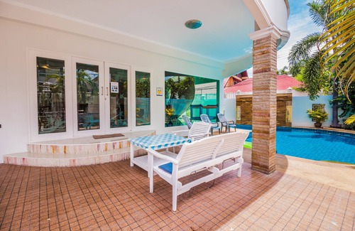 South Pattaya Villa | Luxe 4 bedroom villa - Tewaree Villa - Pattaya Holiday House - Walking Street