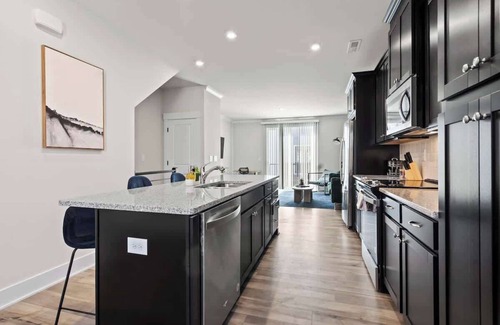 Charlotte House | Luxe 4BR King Townhouse w/Rooftop in Uptown CLT!