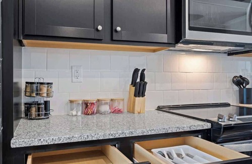Charlotte House | Luxe 4BR King Townhouse w/Rooftop in Uptown CLT!
