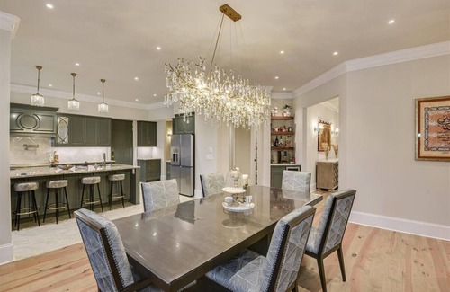 Evans House | Luxe 5-bedroom estate with expansive backyard, pool and outdoor kitchen