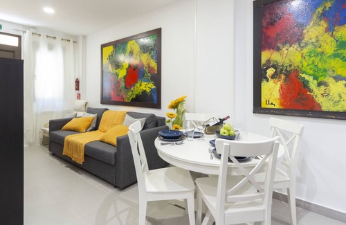 Castillejos Apartment | Luxe Apartment Madrid North Real Madrid Stadium HGA5